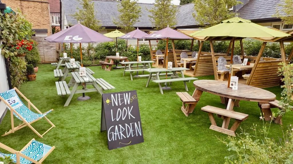 The Inn West End Woking Exterior photo