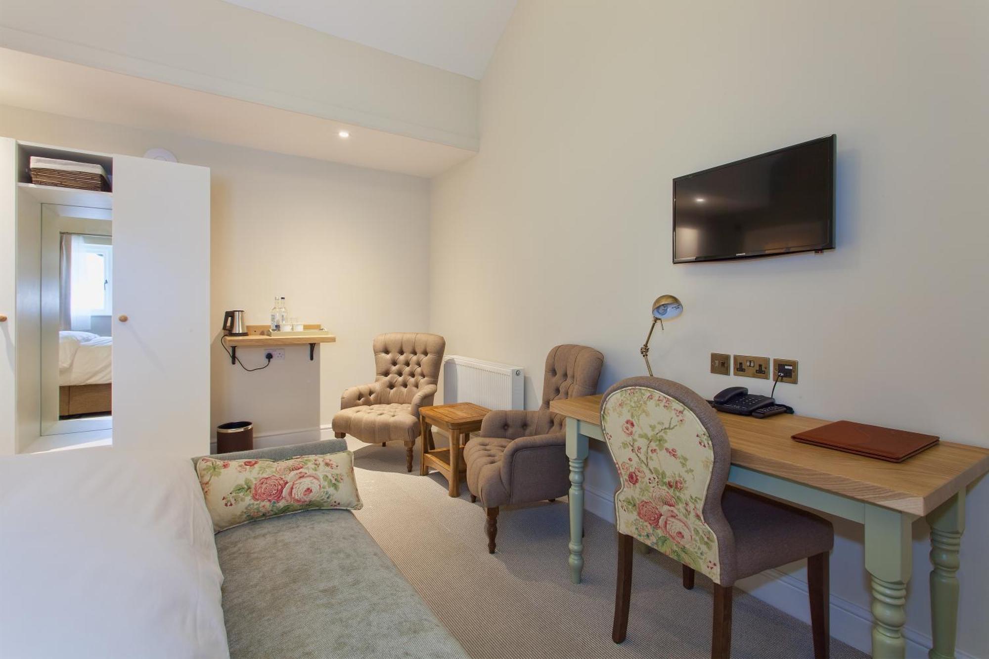 The Inn West End Woking Room photo