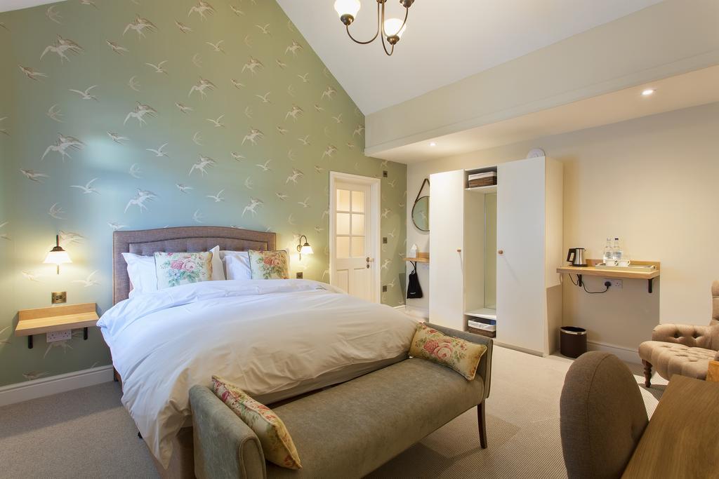 The Inn West End Woking Room photo